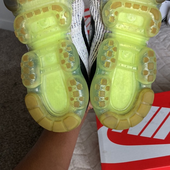 Nike Air Vapormax 3 White Volt. Size 11. Price 80$ - Picture 4 of 4